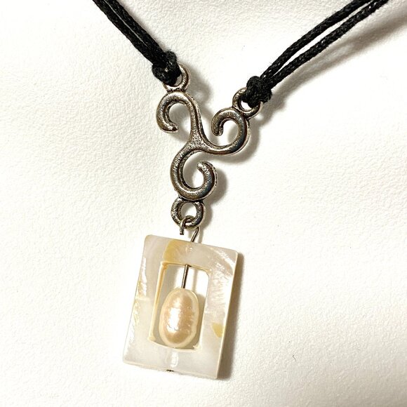 2/$20, Genuine Freshwater Pearl & White Mother of Peal Adjustable Cord Necklace - Picture 1 of 9